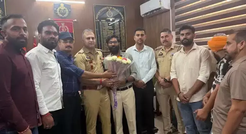 Jammu: नशे के खिलाफ जनजागरण को मजबूत बनाने पर हुई चर्चा Jammu: नशे के खिलाफ जनजागरण को मजबूत बनाने पर हुई चर्चा