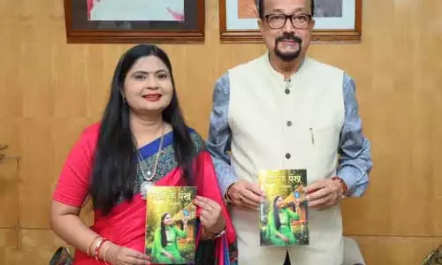 राज्यपाल रमेन डेका से लेखिका पूजा अग्रवाल ने की सौजन्य भेंट