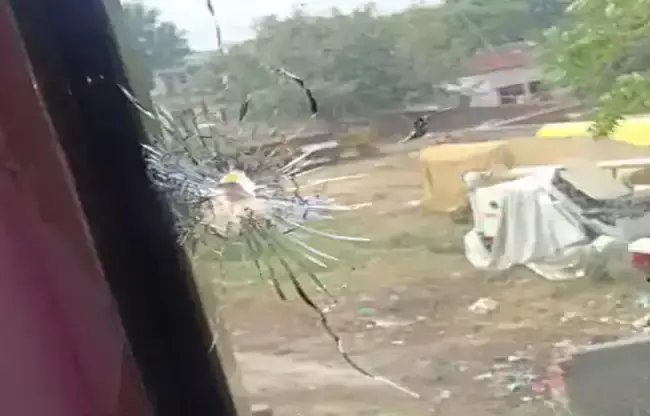 Sonipat: सोनीपत में बदमाशों का आतंक, शराब कारोबारी के घर फायरिंग कर फरार Sonipat: सोनीपत में बदमाशों का आतंक, शराब कारोबारी के घर फायरिंग कर फरार