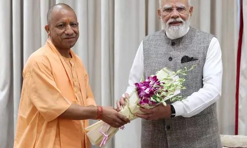 पीएम मोदी से मिले सीएम योगी आदित्यनाथ, अहम मुद्दों पर हुई चर्चा पीएम मोदी से मिले सीएम योगी आदित्यनाथ, अहम मुद्दों पर हुई चर्चा