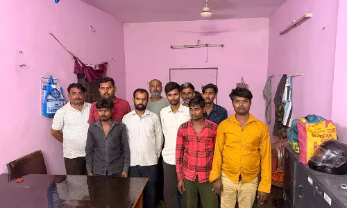 CG BREAKING: अवैध गुटखा निर्माण फैक्ट्री का भंडाफोड़, 10 आरोपी गिरफ्तार CG BREAKING: अवैध गुटखा निर्माण फैक्ट्री का भंडाफोड़, 10 आरोपी गिरफ्तार
