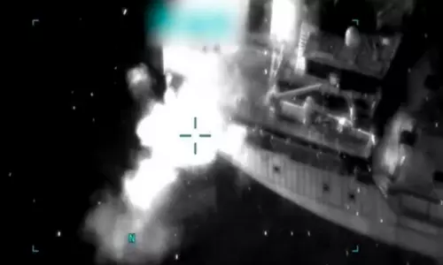 US CENTCOM ने की ओमान के तट के पास 20 भारतीय नाविकों को ले जा रहे MT जलवीर पर हमले की पुष्टि US CENTCOM ने की ओमान के तट के पास 20 भारतीय नाविकों को ले जा रहे MT जलवीर पर हमले की पुष्टि