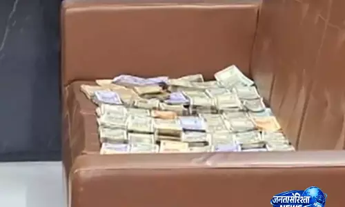 West Bengal पुलिस ने उत्तर 24 परगना के एक स्कूल से 1.77 करोड़ रुपये ज़ब्त किए, 2 लोग हिरासत में लिए गए