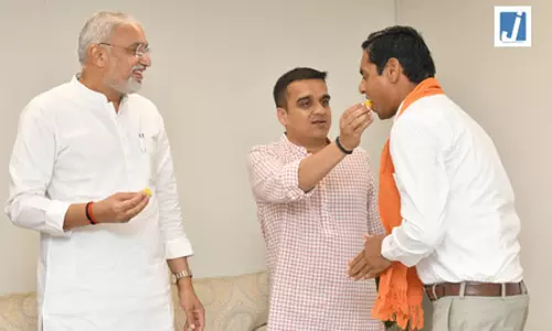 गुजरात से भाजपा के उम्मीदवार सभी चार राज्यसभा सीटों पर निर्विरोध जीते गुजरात से भाजपा के उम्मीदवार सभी चार राज्यसभा सीटों पर निर्विरोध जीते