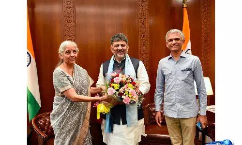 कर्नाटक के CM डीके शिवकुमार ने केंद्रीय वित्त मंत्री निर्मला सीतारमण से की मुलाकात कर्नाटक के CM डीके शिवकुमार ने केंद्रीय वित्त मंत्री निर्मला सीतारमण से की मुलाकात