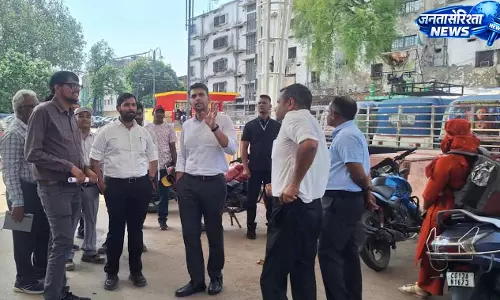 कलेक्टर ने रेलवे अधिकारियों के साथ किया सौंदर्यीकरण एवं उन्नयन कार्यों का निरीक्षण कलेक्टर ने रेलवे अधिकारियों के साथ किया सौंदर्यीकरण एवं उन्नयन कार्यों का निरीक्षण