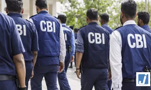 पीएमईजीपी लोन घोटाले पर सीबीआई का बड़ा एक्शन, 19 लोगों के खिलाफ एफआईआर दर्ज पीएमईजीपी लोन घोटाले पर सीबीआई का बड़ा एक्शन, 19 लोगों के खिलाफ एफआईआर दर्ज