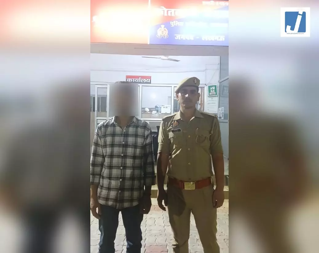 पुलिस की बड़ी कार्रवाई: भर्ती परीक्षा में दूसरे अभ्यर्थी की जगह बैठा युवक गिरफ्तार पुलिस की बड़ी कार्रवाई: भर्ती परीक्षा में दूसरे अभ्यर्थी की जगह बैठा युवक गिरफ्तार