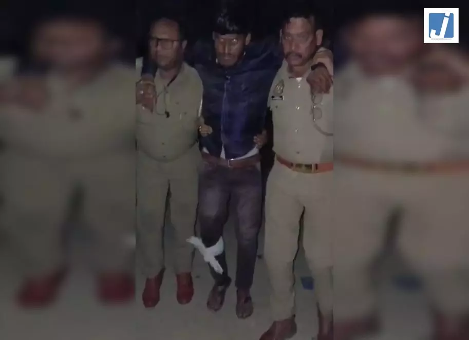 दो सगी बहनों से छेड़छाड़ के मामले में पुलिस की बड़ी कार्रवाई, मुठभेड़ के बाद आरोपी गिरफ्तार दो सगी बहनों से छेड़छाड़ के मामले में पुलिस की बड़ी कार्रवाई, मुठभेड़ के बाद आरोपी गिरफ्तार