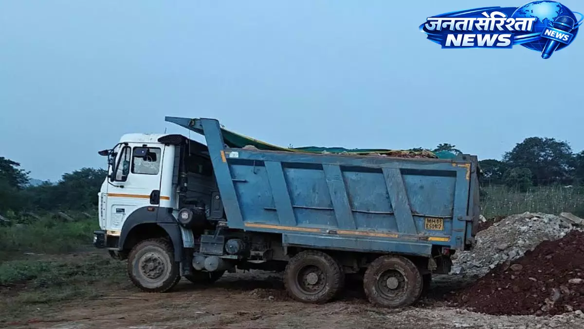 पावणे MIDC की खदान में गैर-कानूनी मिट्टी और गाद डालने के मामले में दो डंपर चालक गिरफ्तार पावणे MIDC की खदान में गैर-कानूनी मिट्टी और गाद डालने के मामले में दो डंपर चालक गिरफ्तार