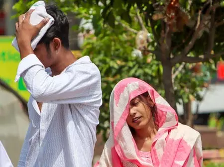 एनसीआर में मौसम का बदलेगा मिजाज : 11-12 जून के लिए ऑरेंज और येलो अलर्ट जारी एनसीआर में मौसम का बदलेगा मिजाज : 11-12 जून के लिए ऑरेंज और येलो अलर्ट जारी