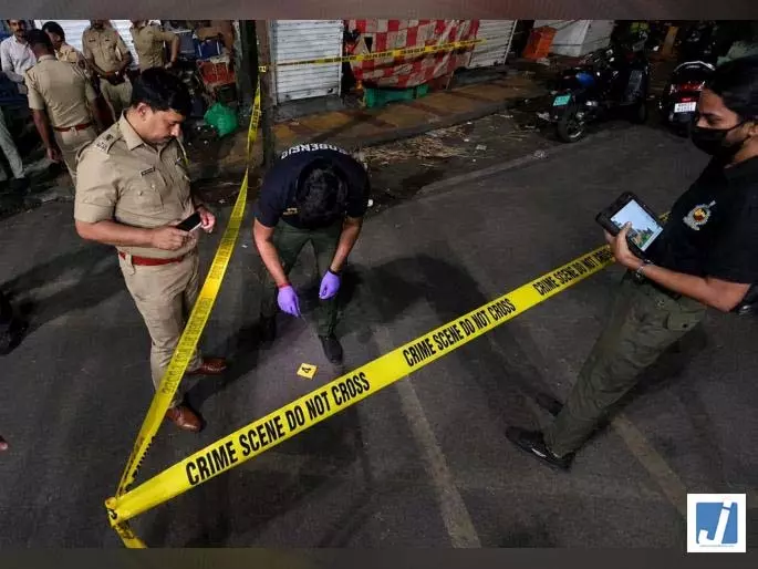 जिम संचालक पर जानलेवा हमला, फायरिंग के बाद धारदार हथियार से वार, 4 आरोपी हिरासत में जिम संचालक पर जानलेवा हमला, फायरिंग के बाद धारदार हथियार से वार, 4 आरोपी हिरासत में