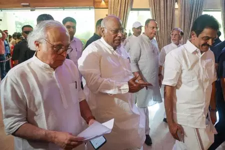 मौजूदा राजनीतिक घटनाक्रम पर कांग्रेस की होगी बड़ी बैठक, मल्लिकार्जुन खड़गे का विपक्षी एकता पर जोर मौजूदा राजनीतिक घटनाक्रम पर कांग्रेस की होगी बड़ी बैठक, मल्लिकार्जुन खड़गे का विपक्षी एकता पर जोर