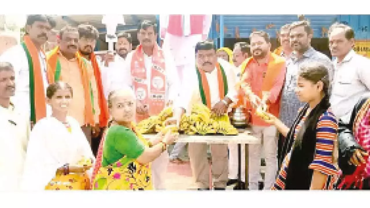 BJP नेताओं ने पीएम मोदी के रिकॉर्ड-तोड़ कार्यकाल का जश्न मनाया BJP नेताओं ने पीएम मोदी के रिकॉर्ड-तोड़ कार्यकाल का जश्न मनाया