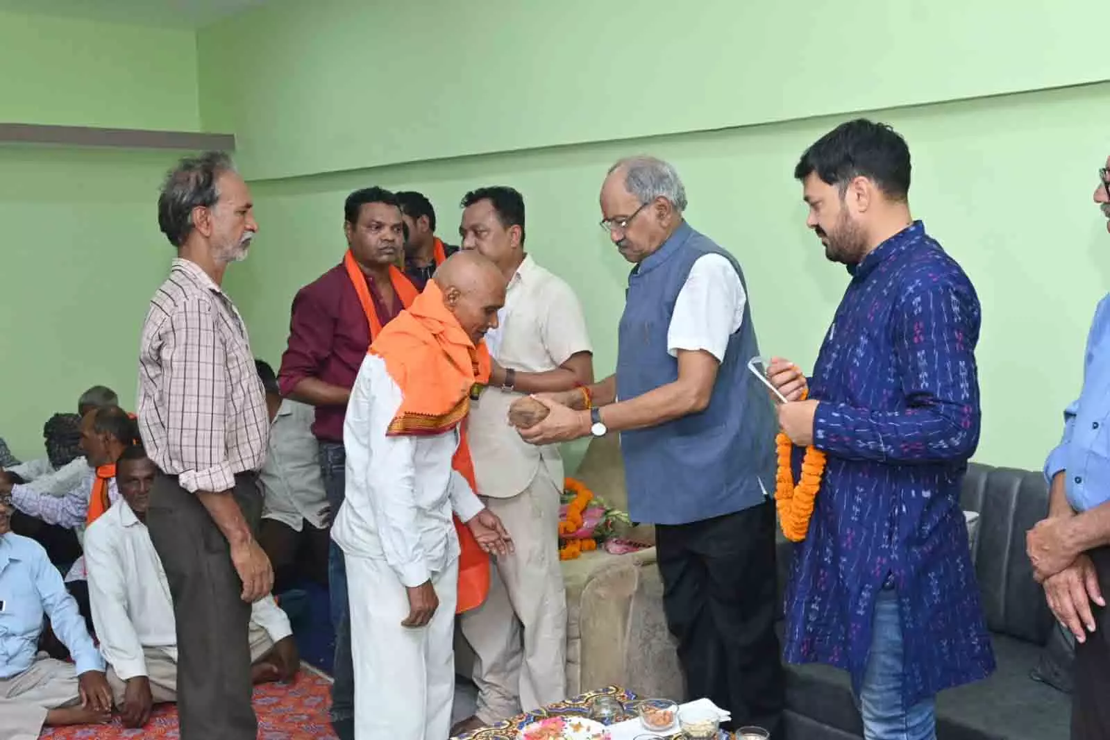 सांसद बृजमोहन अग्रवाल ने किया जनसंपर्क, देवरी गांव को दी विकास कार्यों की सौगात