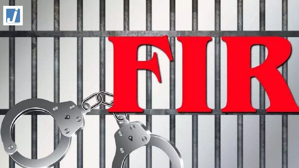 12 साल की मासूम से दरिंदगी, रेप के बाद तीसरी मंजिल से नीचे फेंकने का आरोप 12 साल की मासूम से दरिंदगी, रेप के बाद तीसरी मंजिल से नीचे फेंकने का आरोप