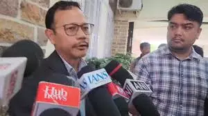 Meghalaya सांसद जेम्स संगमा ने अवैध घुसपैठ पर सख्त कार्रवाई की मांग की Meghalaya सांसद जेम्स संगमा ने अवैध घुसपैठ पर सख्त कार्रवाई की मांग की