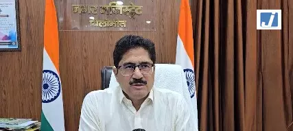 उत्तर प्रदेश: अवैध कॉलोनियों पर प्रशासन का एक्शन, पीलीभीत में चला बुलडोजर उत्तर प्रदेश: अवैध कॉलोनियों पर प्रशासन का एक्शन, पीलीभीत में चला बुलडोजर