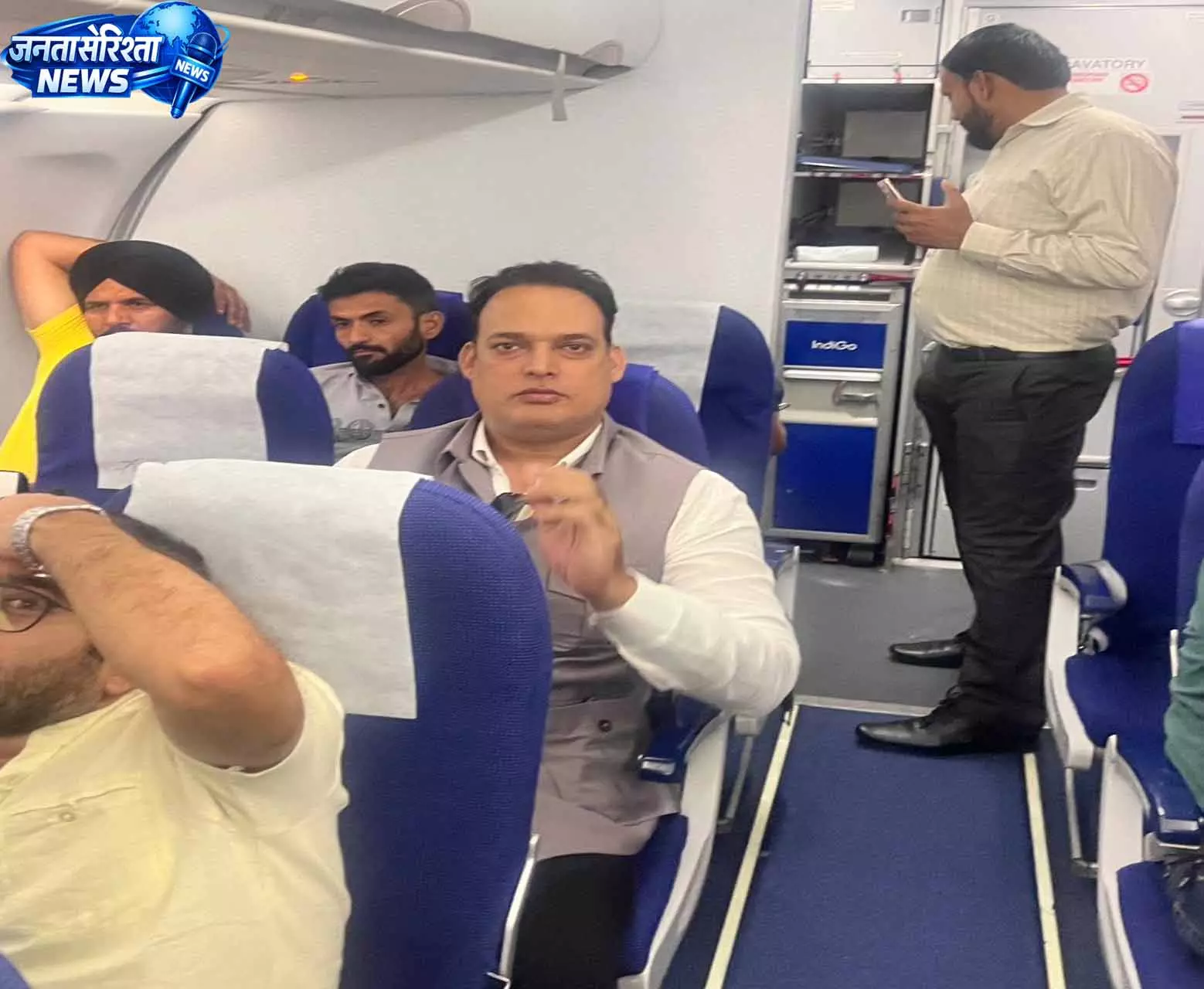 खराब मौसम का असर, दो उड़ानें नागपुर डायवर्ट, कई वीआईपी यात्री रहे सवार खराब मौसम का असर, दो उड़ानें नागपुर डायवर्ट, कई वीआईपी यात्री रहे सवार