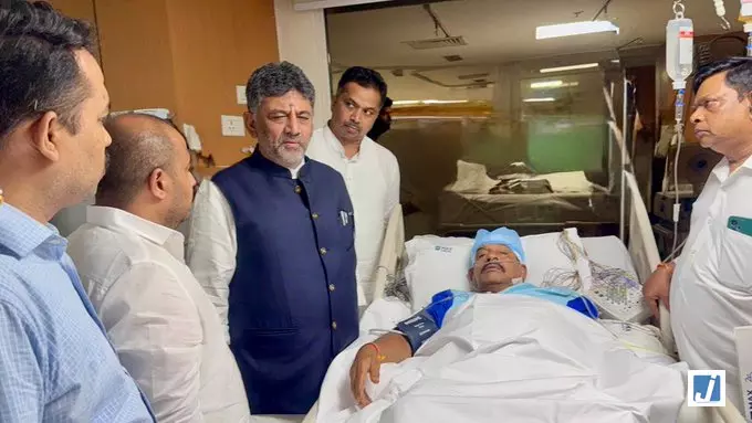 सीएम डीके शिवकुमार ने दिल्ली में कांग्रेस विधायक के. शादक्षरी से की मुलाकात सीएम डीके शिवकुमार ने दिल्ली में कांग्रेस विधायक के. शादक्षरी से की मुलाकात