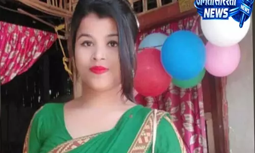 Assam: डिब्रूगढ़ में संदिग्ध परिस्थितियों में महिला का शव मिलने से सनसनी Assam: डिब्रूगढ़ में संदिग्ध परिस्थितियों में महिला का शव मिलने से सनसनी