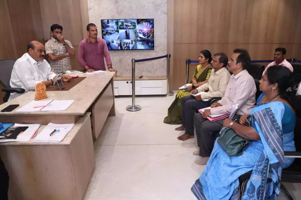 Andhra: AP के स्कूल फिर से खुलने के दिन छात्रों का स्वागत फूलों और चॉकलेट से करेंगे