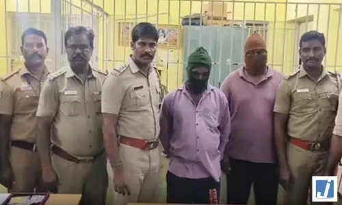 सिलसिलेवार चोरी की वारदात का खुलासा, दो आरोपी गिरफ्तार; सोना-चांदी बरामद सिलसिलेवार चोरी की वारदात का खुलासा, दो आरोपी गिरफ्तार; सोना-चांदी बरामद