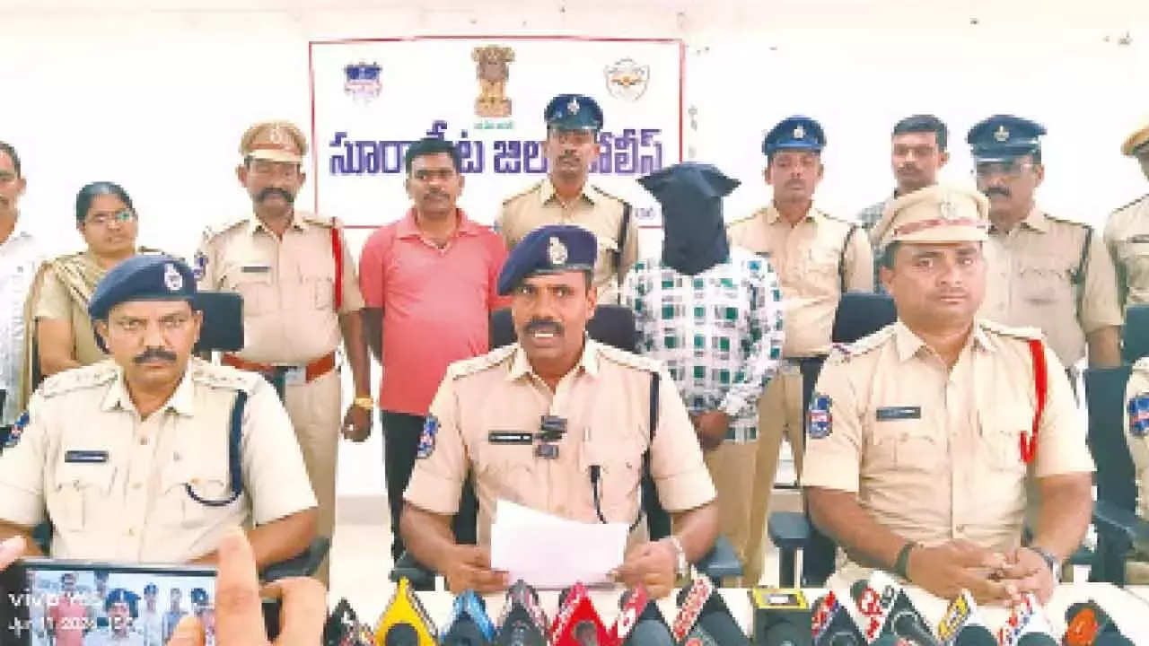 Telangana: मोबाइल फ़ोन चोरी करने के आरोप में तीन लोग हिरासत में Telangana: मोबाइल फ़ोन चोरी करने के आरोप में तीन लोग हिरासत में