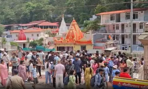 कैंची धाम में हनुमान चालीसा और रामायण पाठ, 15 जून को स्थापना दिवस समारोह कैंची धाम में हनुमान चालीसा और रामायण पाठ, 15 जून को स्थापना दिवस समारोह