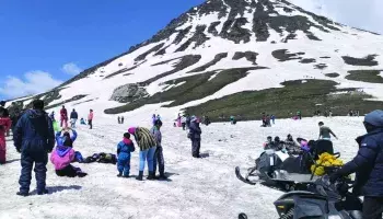 Nahan: देवभूमि के प्रसिद्ध शिवधाम चूड़धार में उमड़े श्रद्धालु Nahan: देवभूमि के प्रसिद्ध शिवधाम चूड़धार में उमड़े श्रद्धालु