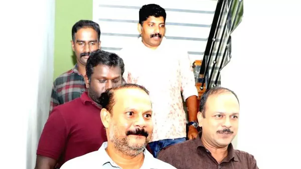 kerala: मारपीट मामले में SIT ने पूर्व CM के सुरक्षा अधिकारियों से पूछताछ की