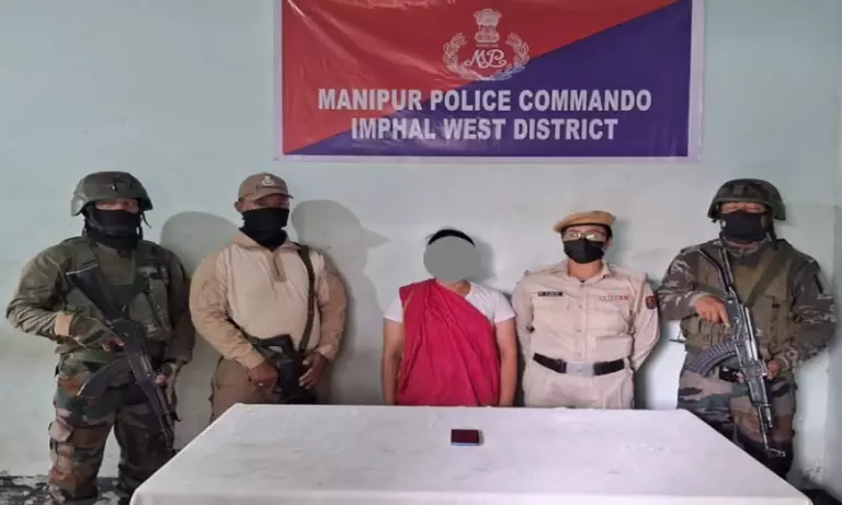 Manipur: सुरक्षा अभियानों में दो विद्रोही और चार संदिग्ध ड्रग डीलर गिरफ्तार Manipur: सुरक्षा अभियानों में दो विद्रोही और चार संदिग्ध ड्रग डीलर गिरफ्तार