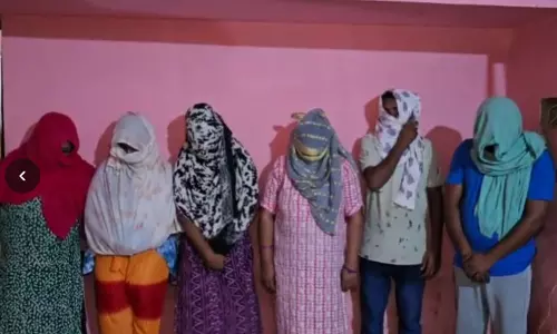 देह व्यापार के खिलाफ बड़ी कार्रवाई, किराये के मकान में चल रहे सेक्स रैकेट का भंडाफोड़ देह व्यापार के खिलाफ बड़ी कार्रवाई, किराये के मकान में चल रहे सेक्स रैकेट का भंडाफोड़