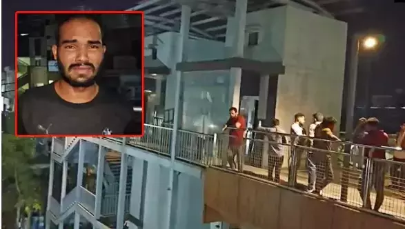 उप्पल स्काईवॉक की लिफ्ट में दो घंटे से ज़्यादा समय तक फंसा रहा युवक, सुरक्षित बचाया गया उप्पल स्काईवॉक की लिफ्ट में दो घंटे से ज़्यादा समय तक फंसा रहा युवक, सुरक्षित बचाया गया
