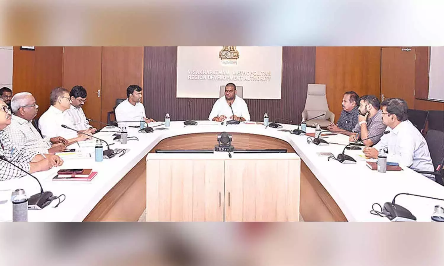VMRDA सेहत और फ़िटनेस को बढ़ावा देने के लिए पार्कों में साइकिलिंग ट्रैक बनाएगा VMRDA सेहत और फ़िटनेस को बढ़ावा देने के लिए पार्कों में साइकिलिंग ट्रैक बनाएगा