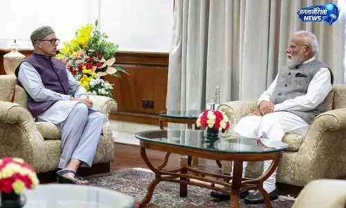 Jammu & Kashmir के मुख्यमंत्री की प्रधानमंत्री से अहम मुलाकात Jammu & Kashmir के मुख्यमंत्री की प्रधानमंत्री से अहम मुलाकात