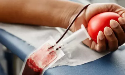 ब्लड सेंटर का लैब टेक्नीशियन सस्पेंड ब्लड सेंटर का लैब टेक्नीशियन सस्पेंड