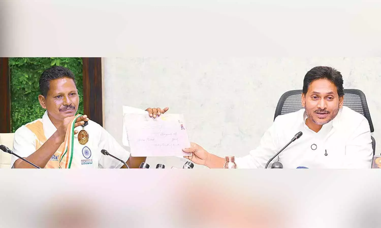 Andhra: जगन् ने DSC भर्ती की CBI जांच की मांग की Andhra: जगन् ने DSC भर्ती की CBI जांच की मांग की