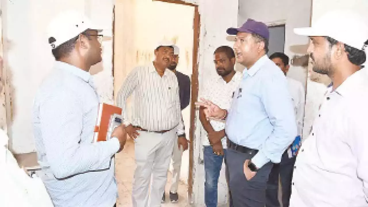 Telangana: डबल बेडरूम वाले घरों का काम तुरंत पूरा किया जाना चाहिए Telangana: डबल बेडरूम वाले घरों का काम तुरंत पूरा किया जाना चाहिए
