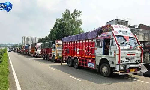 Jammu-Srinagar राजमार्ग पर रात्रि यातायात बाधित करने के लिए मरम्मत कार्य Jammu-Srinagar राजमार्ग पर रात्रि यातायात बाधित करने के लिए मरम्मत कार्य