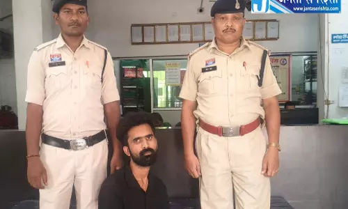 पुलिस का ऑपरेशन क्लीन हंट, हत्या के प्रयास का 2 साल से फरार आरोपी गिरफ्तार पुलिस का ऑपरेशन क्लीन हंट, हत्या के प्रयास का 2 साल से फरार आरोपी गिरफ्तार