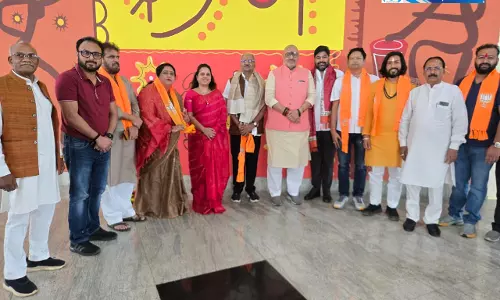 रायपुर पहुंचे केंद्रीय मंत्री गिरिराज सिंह रायपुर पहुंचे केंद्रीय मंत्री गिरिराज सिंह