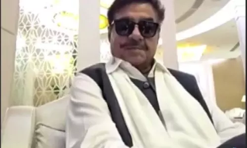 Shatrughan Sinha का ममता बनर्जी को समर्थन, गठबंधन की अटकलों को किया खारिज Shatrughan Sinha का ममता बनर्जी को समर्थन, गठबंधन की अटकलों को किया खारिज
