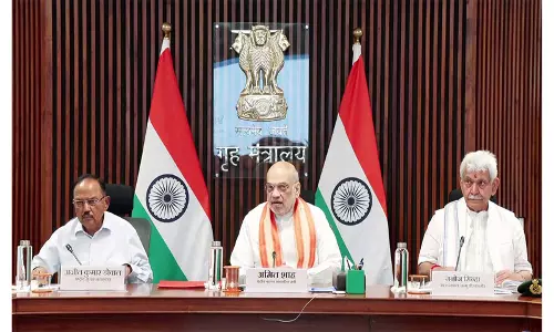 अमरनाथ यात्रा के लिए बहु-स्तरीय सुरक्षा व्यवस्था बनाने के निर्देश: Amit Shah अमरनाथ यात्रा के लिए बहु-स्तरीय सुरक्षा व्यवस्था बनाने के निर्देश: Amit Shah