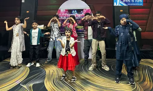 एके डांस एकेडमी में भव्य डांस प्रतियोगिता का सफल आयोजन एके डांस एकेडमी में भव्य डांस प्रतियोगिता का सफल आयोजन
