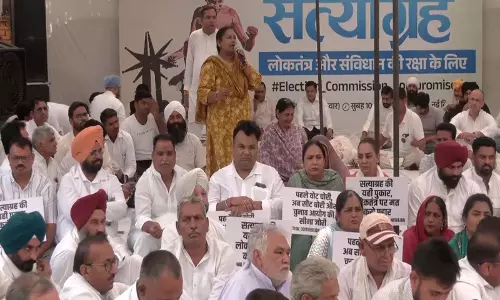 मीनाक्षी नटराजन नामांकन खारिज पर कांग्रेस का जंतर-मंतर पर Satyagraha प्रदर्शन मीनाक्षी नटराजन नामांकन खारिज पर कांग्रेस का जंतर-मंतर पर Satyagraha प्रदर्शन