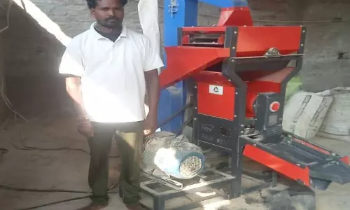 बेरोजगारी से उद्यमिता तक का सफर, PMFME योजना ने बदली राघवेंद्र चापड़ी की जिंदगी बेरोजगारी से उद्यमिता तक का सफर, PMFME योजना ने बदली राघवेंद्र चापड़ी की जिंदगी