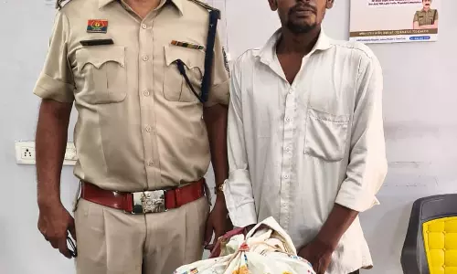 डीडी नगर में हॉस्पिटल के पीछे गांजा बेचते युवक गिरफ्तार डीडी नगर में हॉस्पिटल के पीछे गांजा बेचते युवक गिरफ्तार