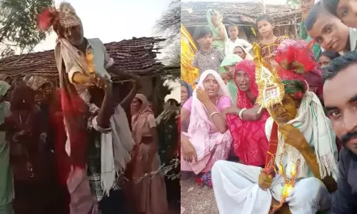 Banswara: बांसवाड़ा में अनोखा विवाह, बेटों-पोतों ने रचाई बुजुर्ग माता-पिता की शादी