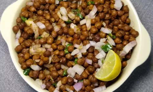 शाम की भूख के लिए काले चने बना हेल्दी ऑप्शन